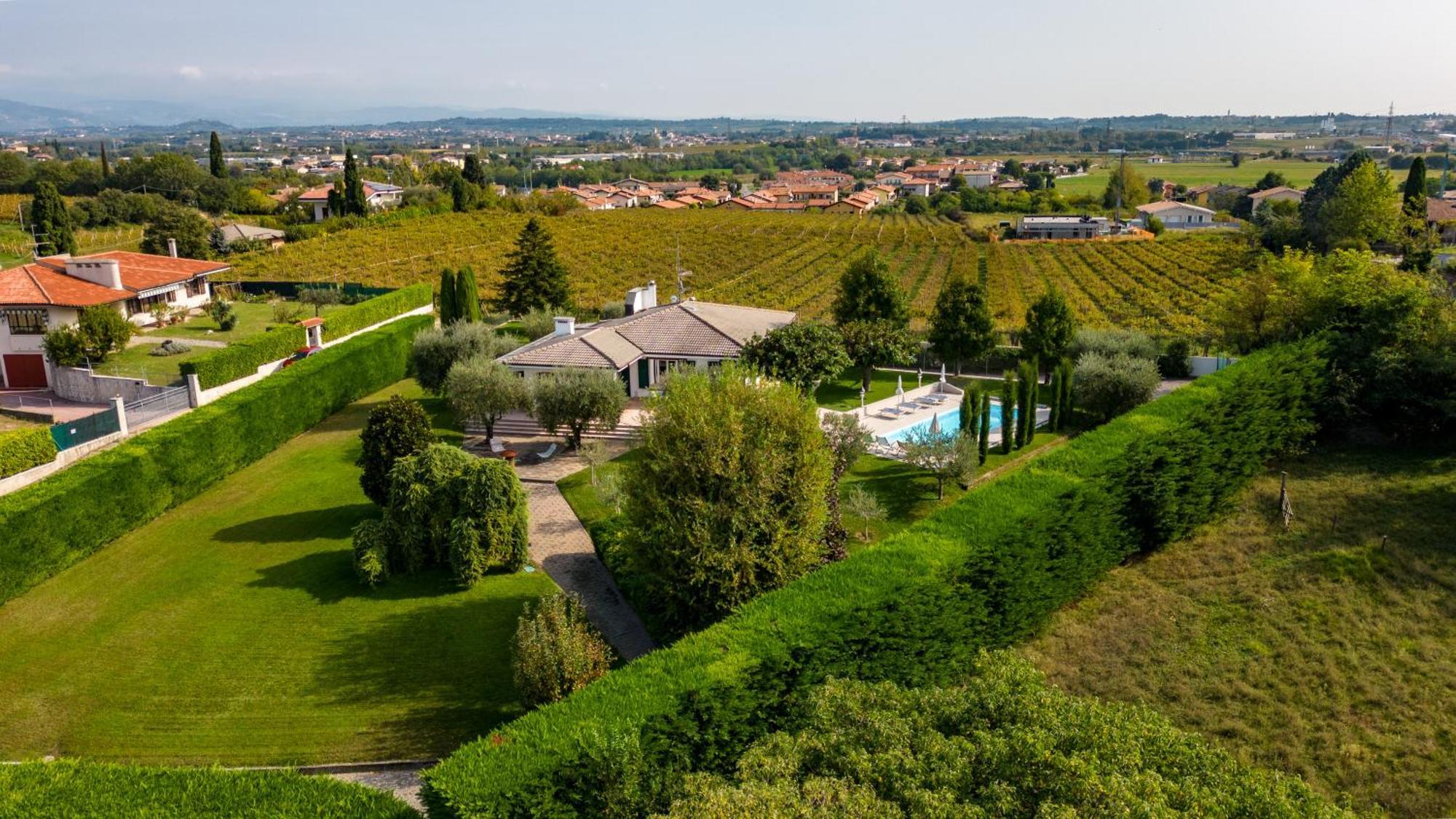 קסטלנואובו דל גארדה Villa Carini With 3000 Mq Garden & Heated Pool מראה חיצוני תמונה