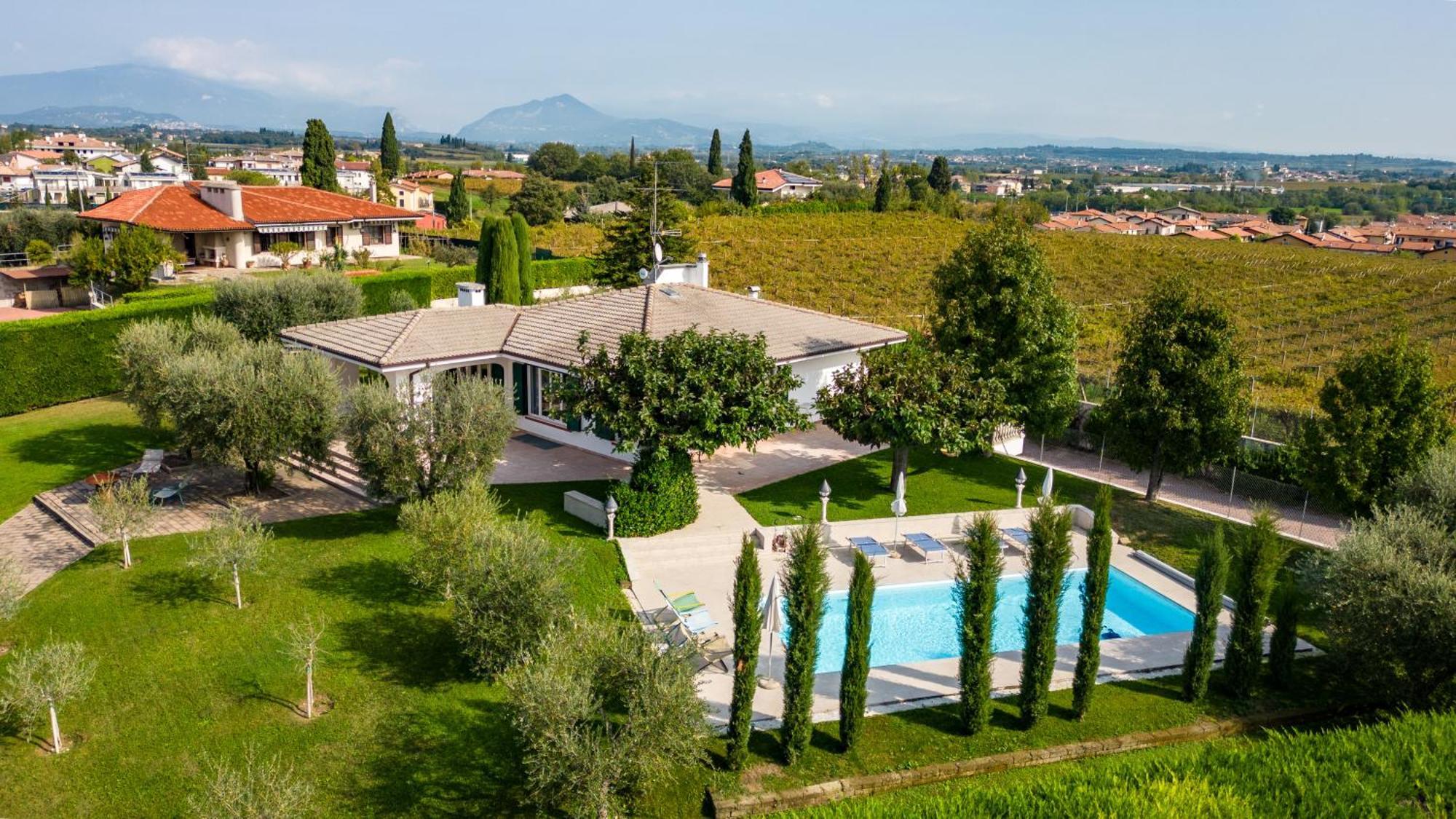 קסטלנואובו דל גארדה Villa Carini With 3000 Mq Garden & Heated Pool מראה חיצוני תמונה